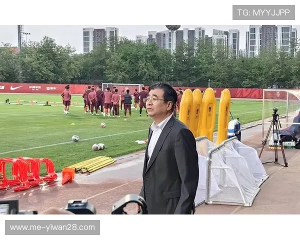 中国足球最具时尚品味的球星盘点与穿搭解析